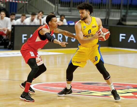 בראיינט מול תומאסון, היום בהיכל // צילום: אלן שיבר